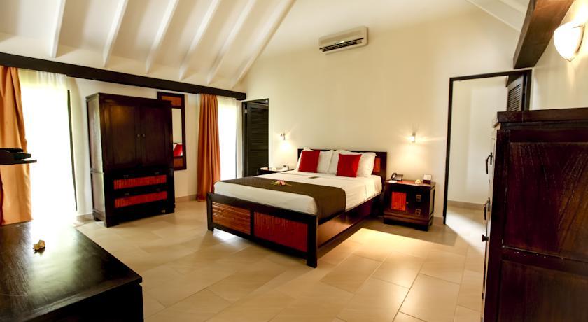 ホテル ザ ワーウィック フィジー コロレブ エクステリア 写真 A bedroom at the resort
