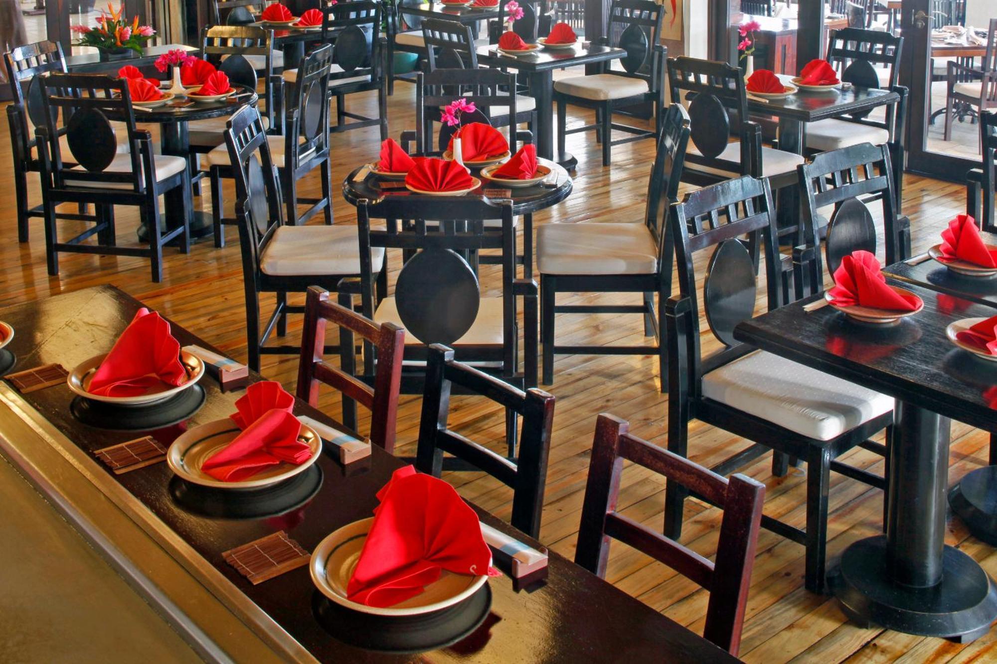 ホテル ザ ワーウィック フィジー コロレブ エクステリア 写真 Restaurant interior