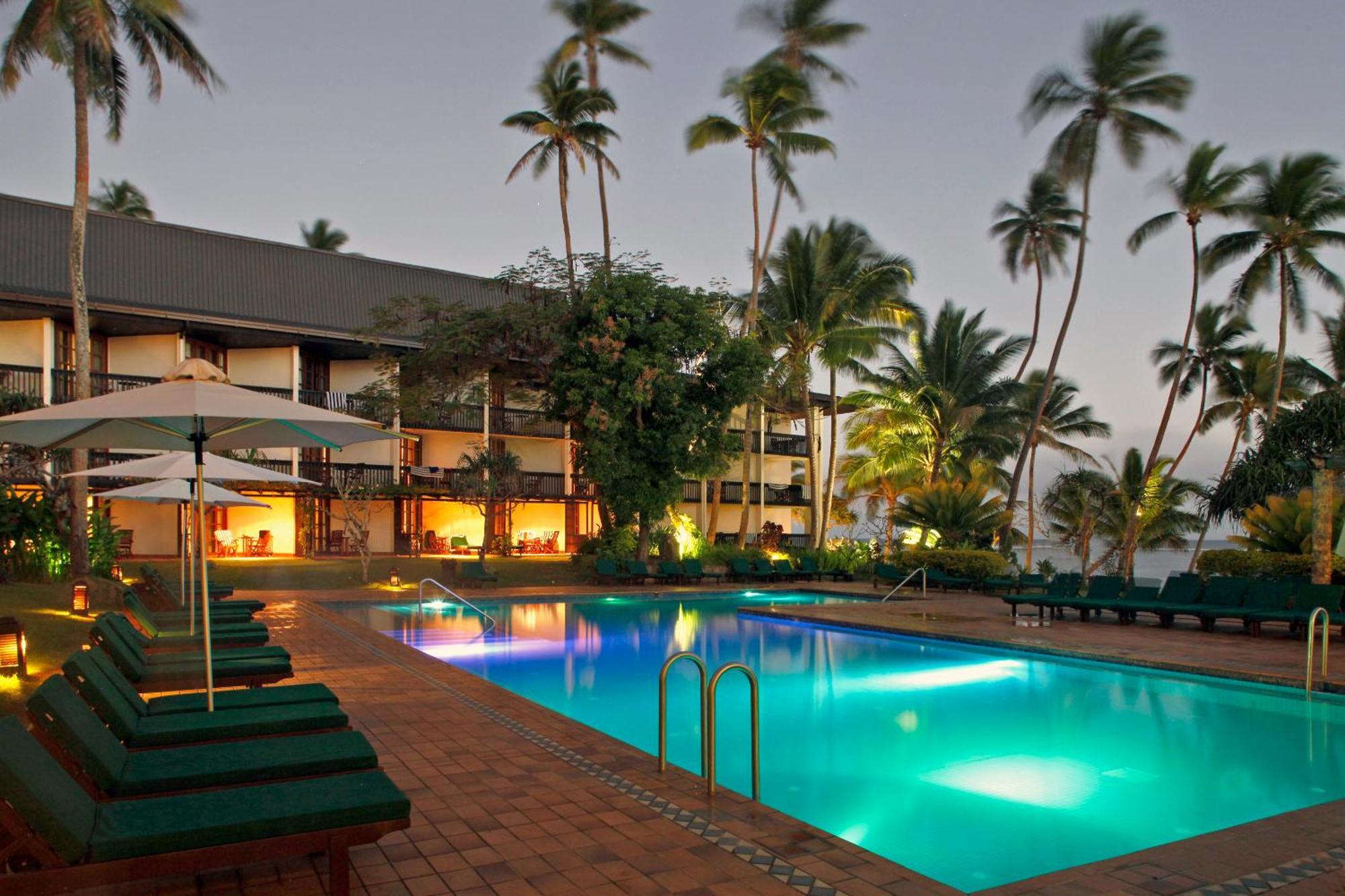 ホテル ザ ワーウィック フィジー コロレブ エクステリア 写真 The pool at the Royal Kona Resort