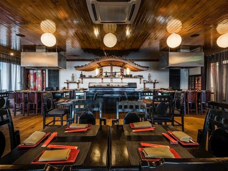 ホテル ザ ワーウィック フィジー コロレブ エクステリア 写真 Interior of the restaurant